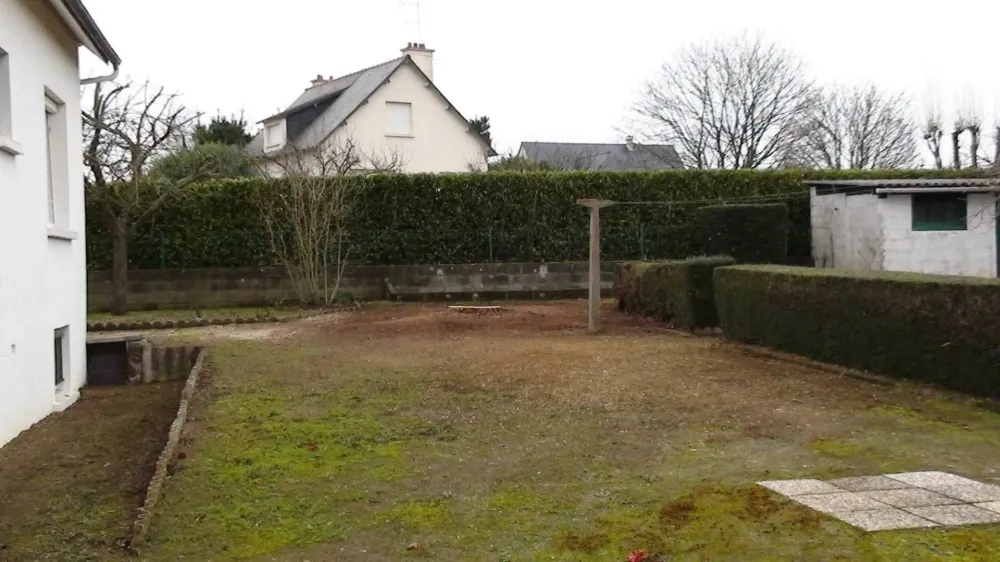 Taille de haie près de Plérin